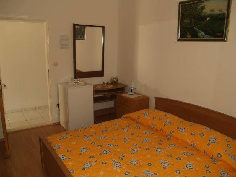 Rooms Kvestic Дубровник Екстер'єр фото